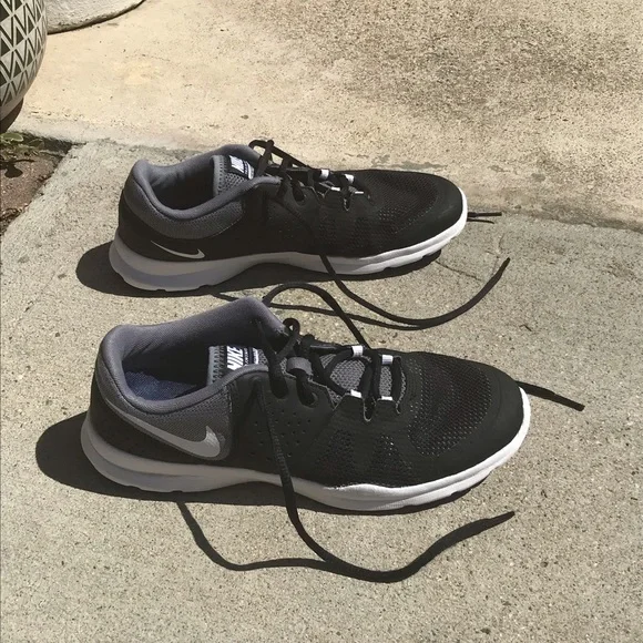 Nike Training Core Motion TR3 Black and Gray Shoes - Picture 6 of 15